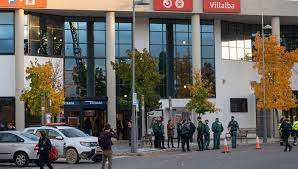 La guardia civil en la estacion de renfe